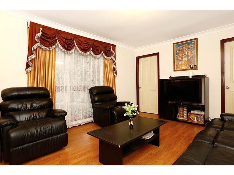 1 Loy Place, Quakers Hill NSW 2763