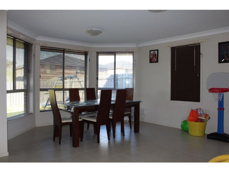 19 Adelong Parade, The Ponds NSW 2769