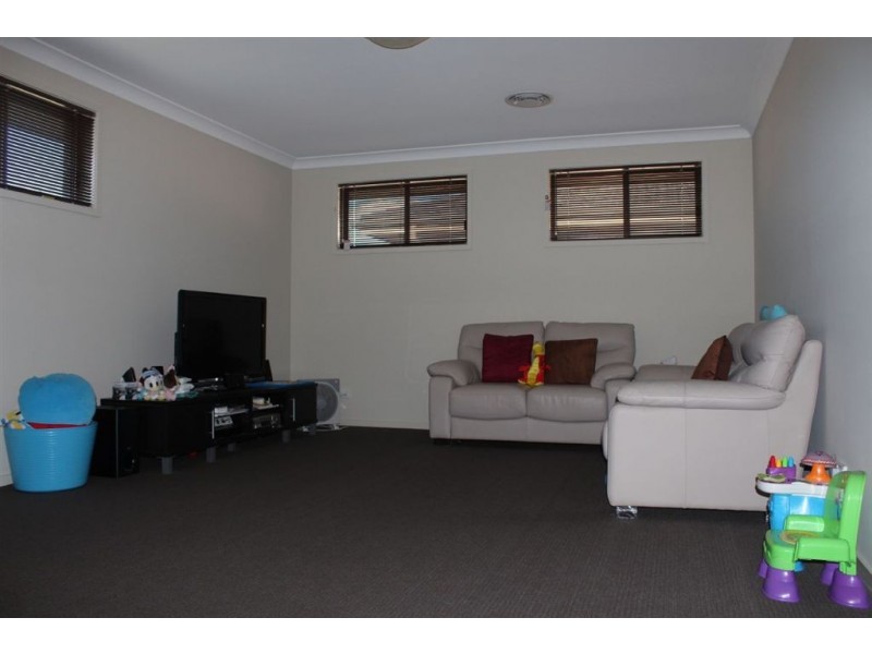 19 Adelong Parade, The Ponds NSW 2769