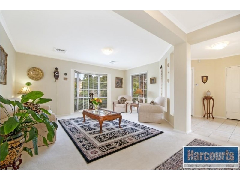 17 Armine Way, Beaumont Hills NSW 2155