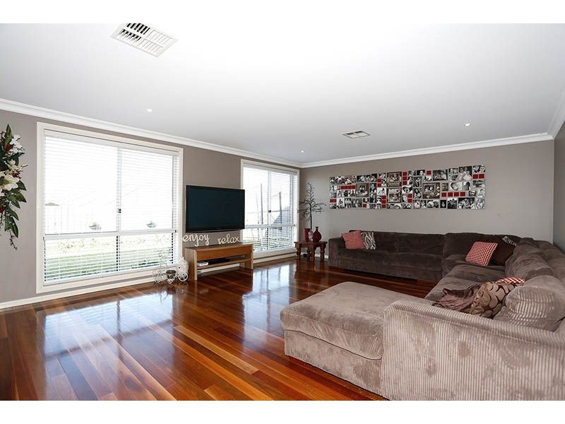 15 Ridgeline Drive, The Ponds NSW 2769