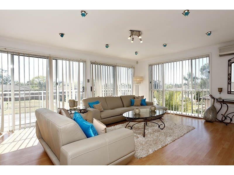 28 Windrush Circuit, St Clair NSW 2759