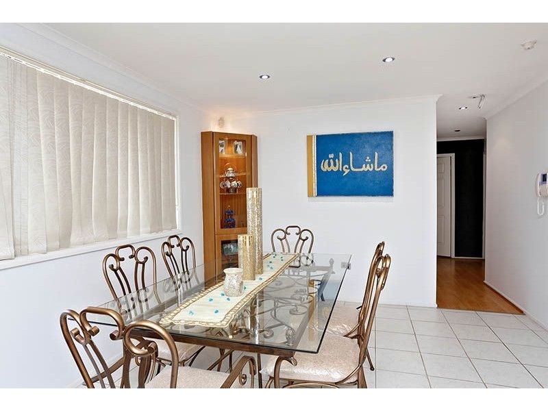 28 Windrush Circuit, St Clair NSW 2759