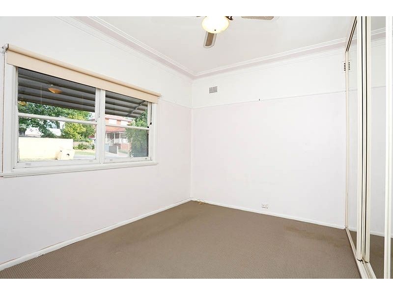 16 Lloyd Street, Blacktown NSW 2148