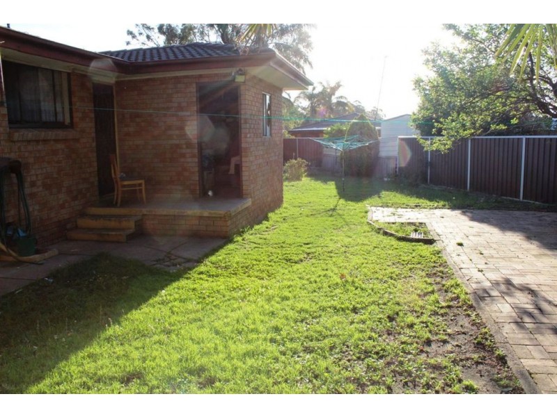 4 Dove Place, St Clair NSW 2759