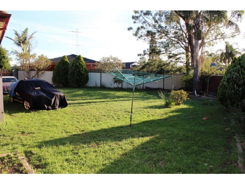 4 Dove Place, St Clair NSW 2759