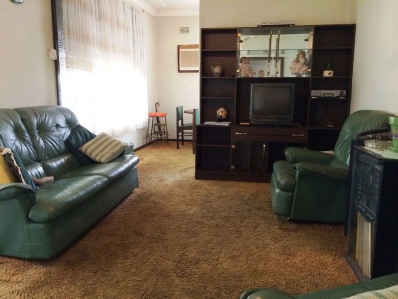 16 Oxley Street, Lalor Park NSW 2147