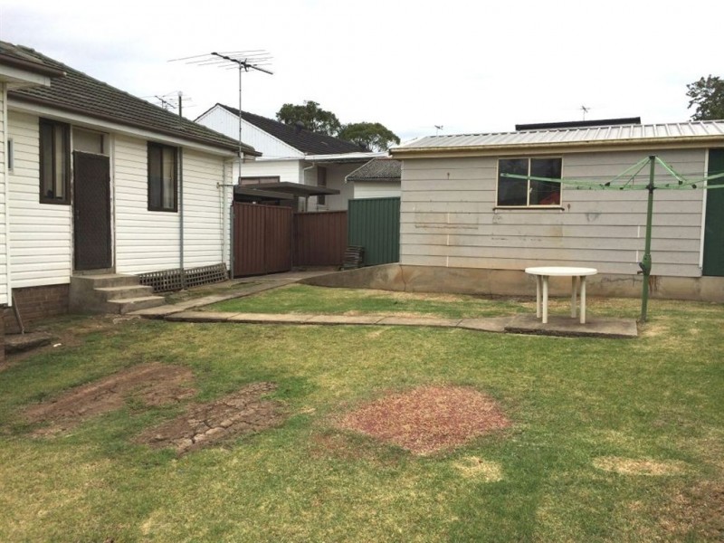 16 Oxley Street, Lalor Park NSW 2147