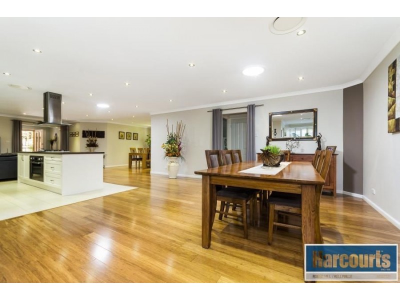 18 Farmer Circuit, Beaumont Hills NSW 2155