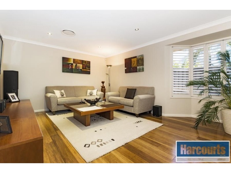 18 Farmer Circuit, Beaumont Hills NSW 2155