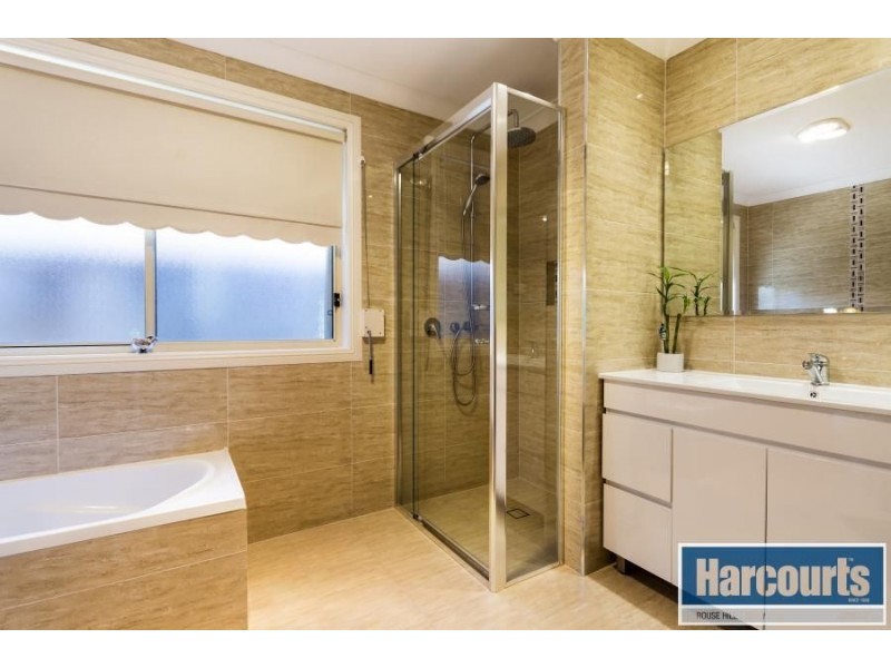 18 Farmer Circuit, Beaumont Hills NSW 2155