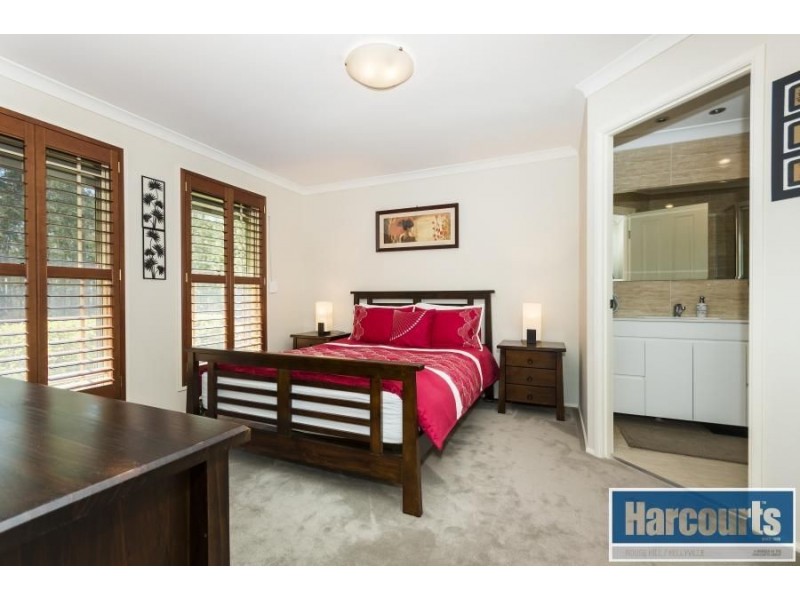 18 Farmer Circuit, Beaumont Hills NSW 2155