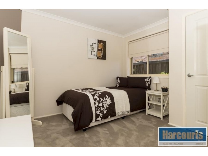 18 Farmer Circuit, Beaumont Hills NSW 2155