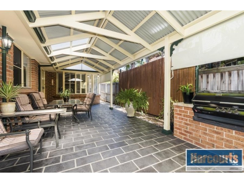 18 Farmer Circuit, Beaumont Hills NSW 2155