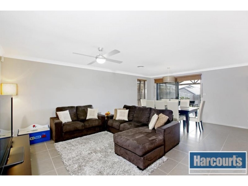 11 Ulmara Avenue, The Ponds NSW 2769