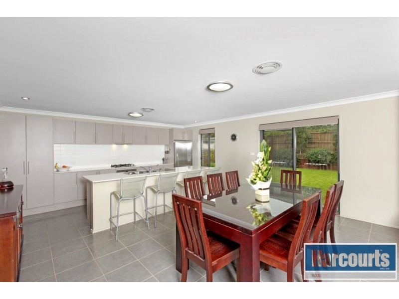 8 Ulmara Avenue, The Ponds NSW 2769