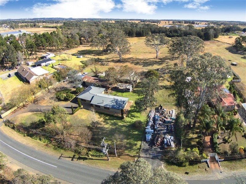 10 Victor Avenue, Kemps Creek NSW 2178