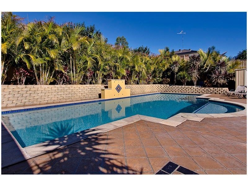 8 Paramount Crescent, Kellyville NSW 2155