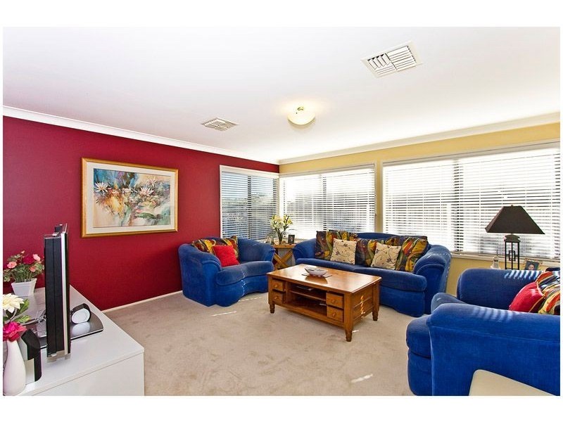 8 Paramount Crescent, Kellyville NSW 2155