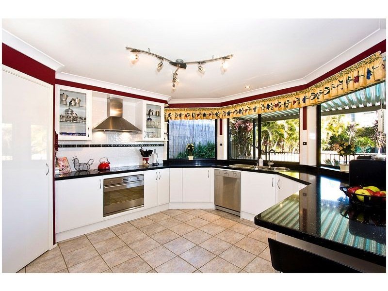 8 Paramount Crescent, Kellyville NSW 2155