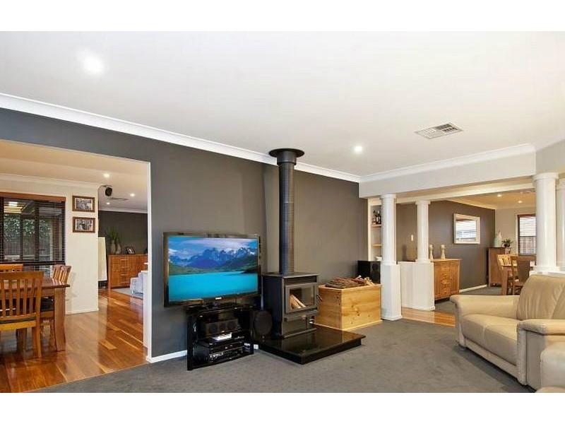 8 Watford Drive, Stanhope Gardens NSW 2768