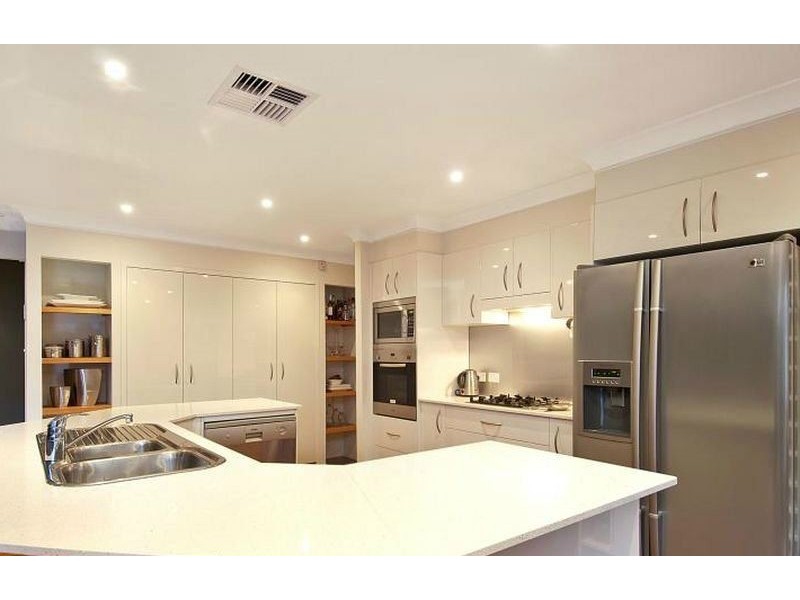 8 Watford Drive, Stanhope Gardens NSW 2768