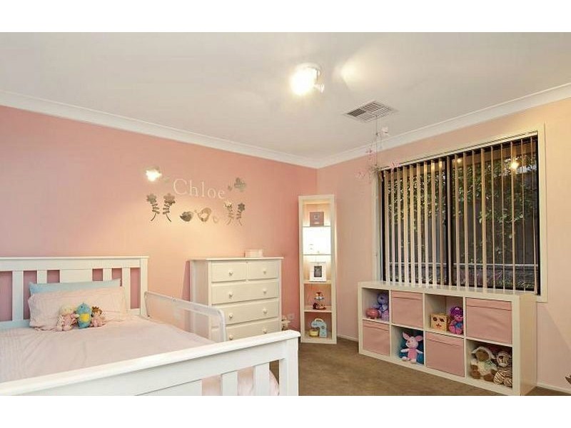 8 Watford Drive, Stanhope Gardens NSW 2768