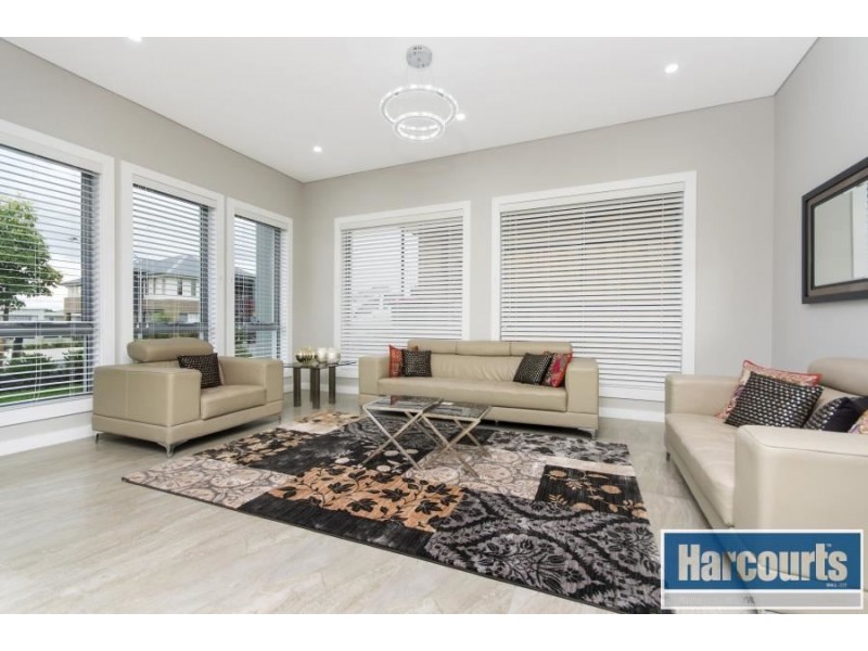 28 Lomandra Crescent, The Ponds NSW 2769