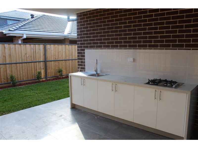 13 Centennial Drive, The Ponds NSW 2769