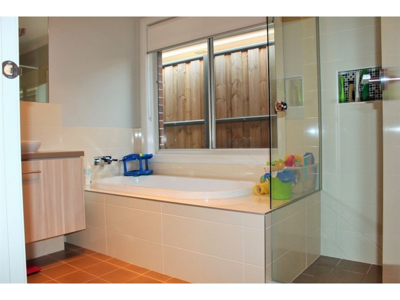 25 Estuary Crescent, The Ponds NSW 2769