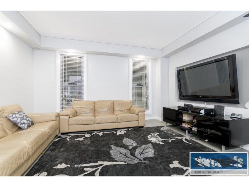 15 Lyrebird Crescent, The Ponds NSW 2769