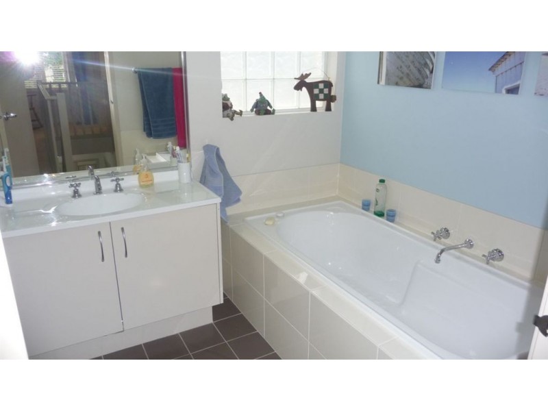 8 Seaford Cct, Kellyville Ridge NSW 2155