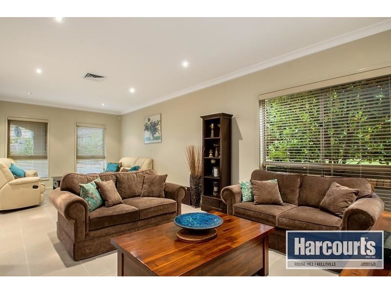 8 Highlands Way, Rouse Hill NSW 2155