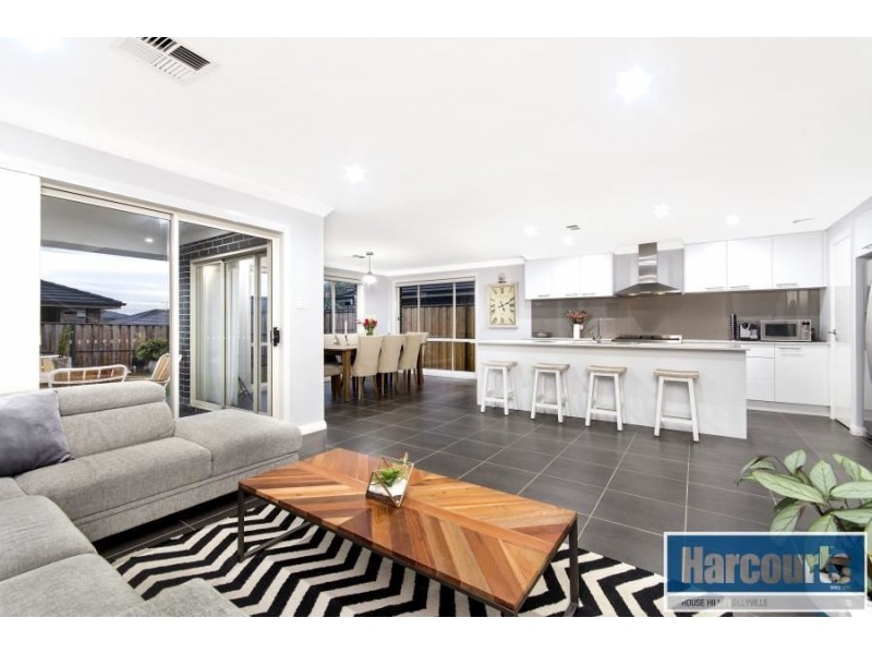 11 Lyrebird Crescent, The Ponds NSW 2769