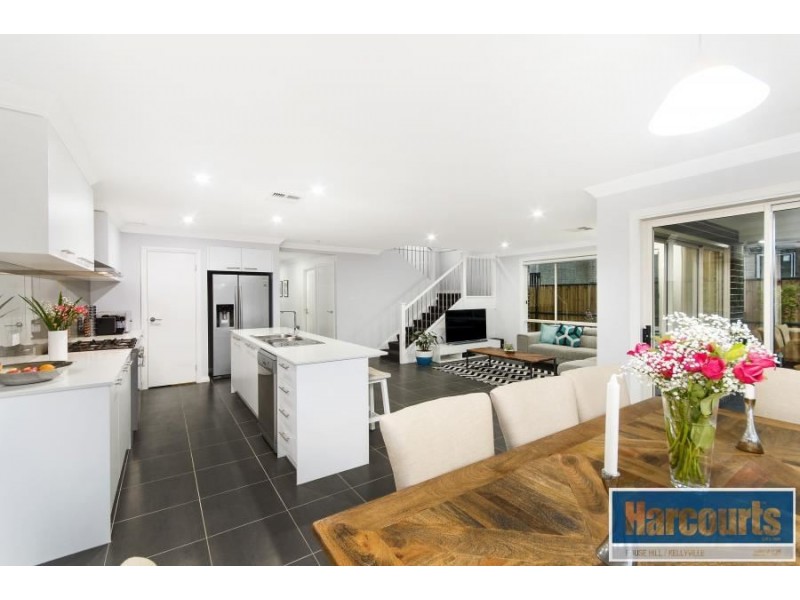 11 Lyrebird Crescent, The Ponds NSW 2769