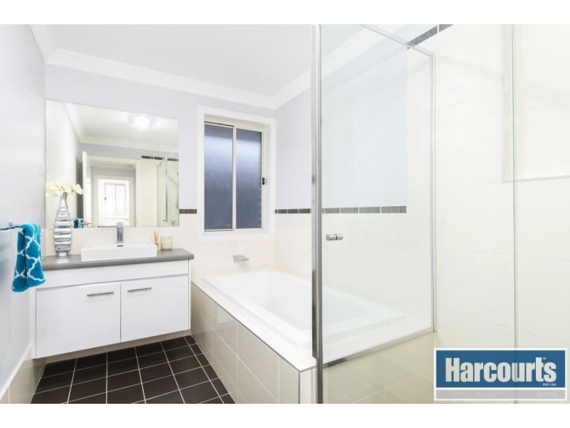 11 Lyrebird Crescent, The Ponds NSW 2769