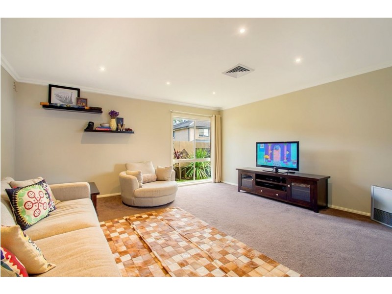 13 Honeyeater Crescent, Beaumont Hills NSW 2155