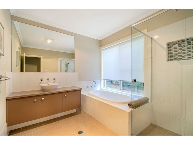 13 Honeyeater Crescent, Beaumont Hills NSW 2155