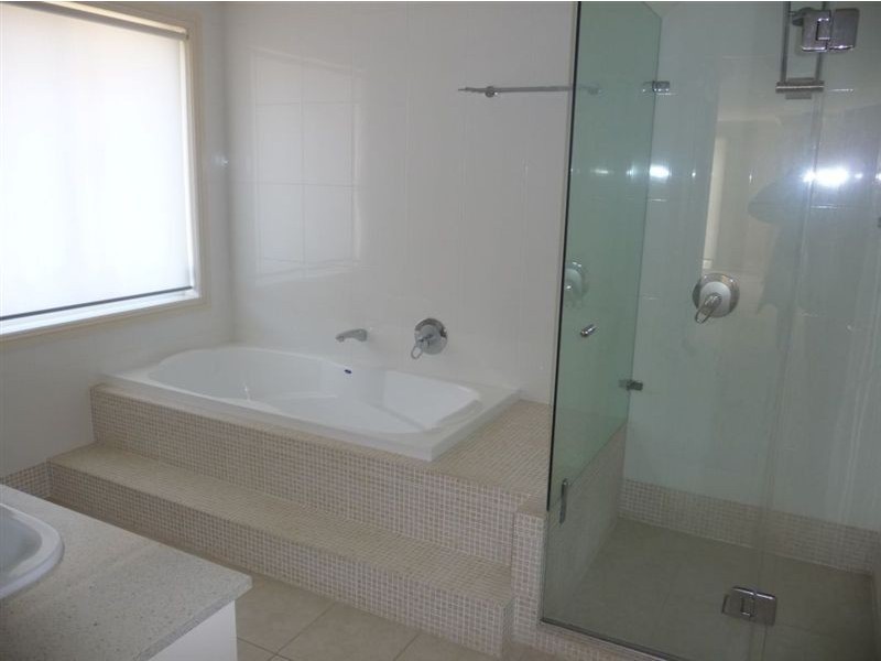 10 Bronzwing Terrace, Bella Vista NSW 2153