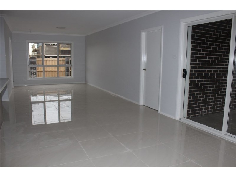 7 Clearfield Street, Colebee NSW 2761