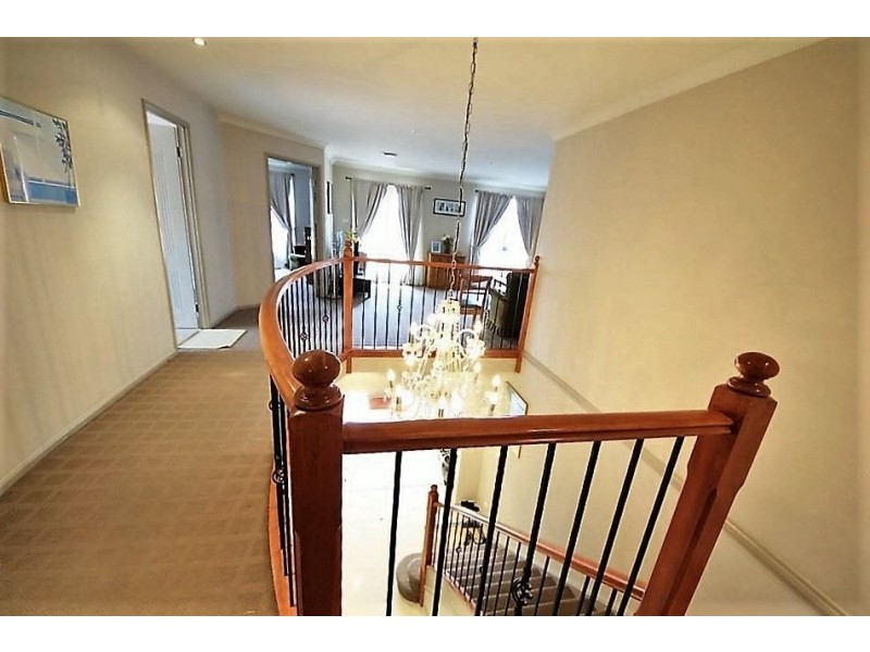 27 Rebellion Cct, Beaumont Hills NSW 2155