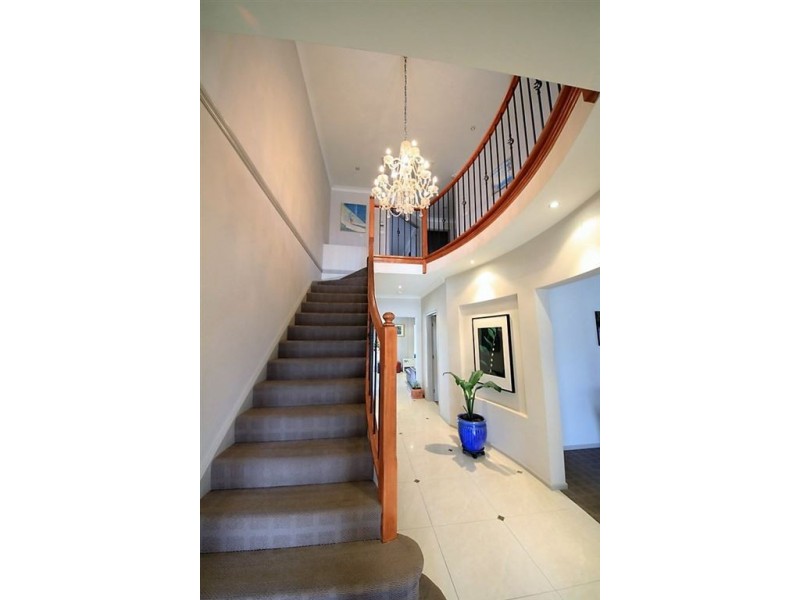 27 Rebellion Cct, Beaumont Hills NSW 2155