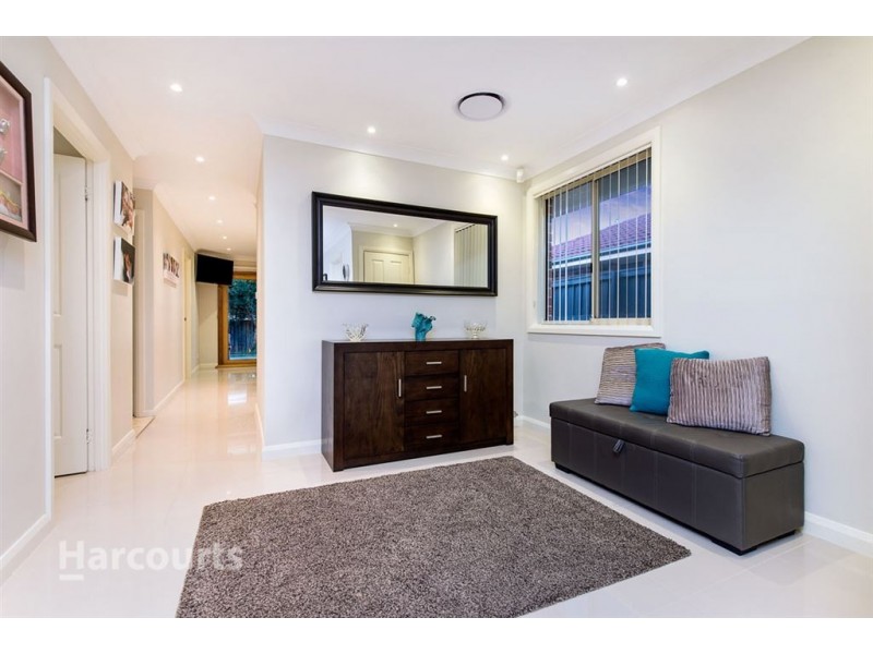 8 Olive Lee Street, Quakers Hill NSW 2763