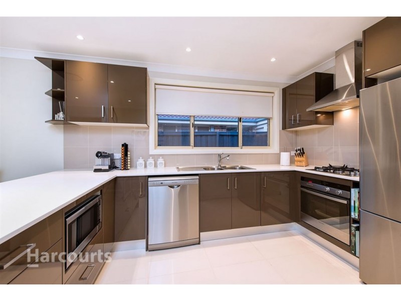 8 Olive Lee Street, Quakers Hill NSW 2763