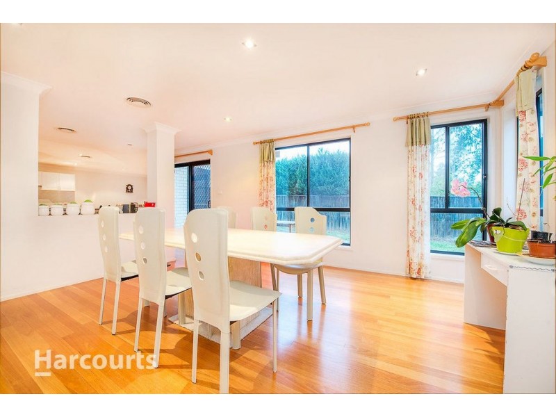 16 Townsend Circuit, Beaumont Hills NSW 2155