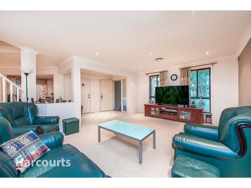 16 Townsend Circuit, Beaumont Hills NSW 2155