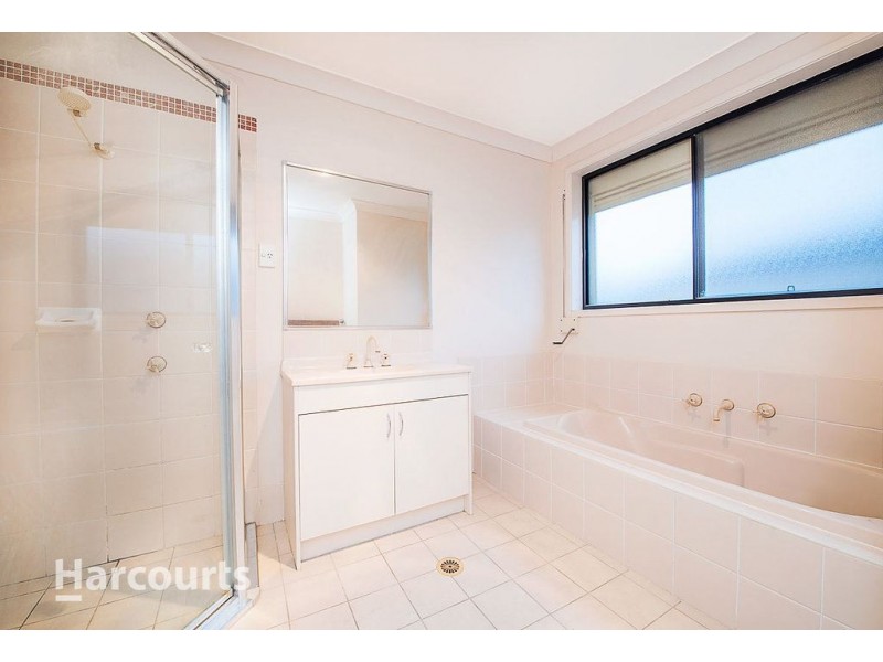 16 Townsend Circuit, Beaumont Hills NSW 2155