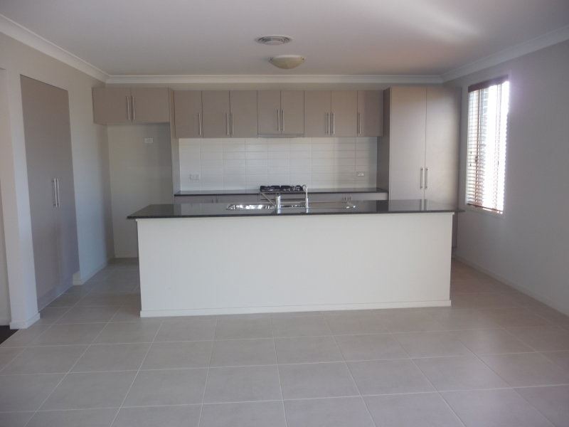 17 Adelong Parade, The Ponds NSW 2769