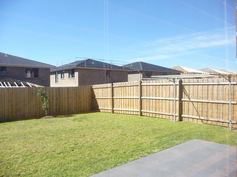 17 Adelong Parade, The Ponds NSW 2769