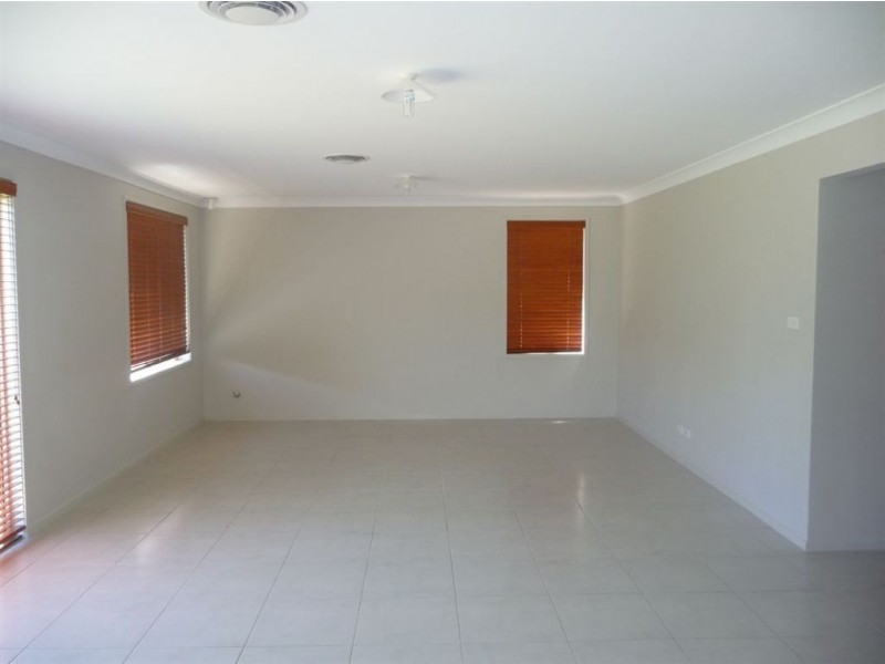 26 Paringa Drive, The Ponds NSW 2769